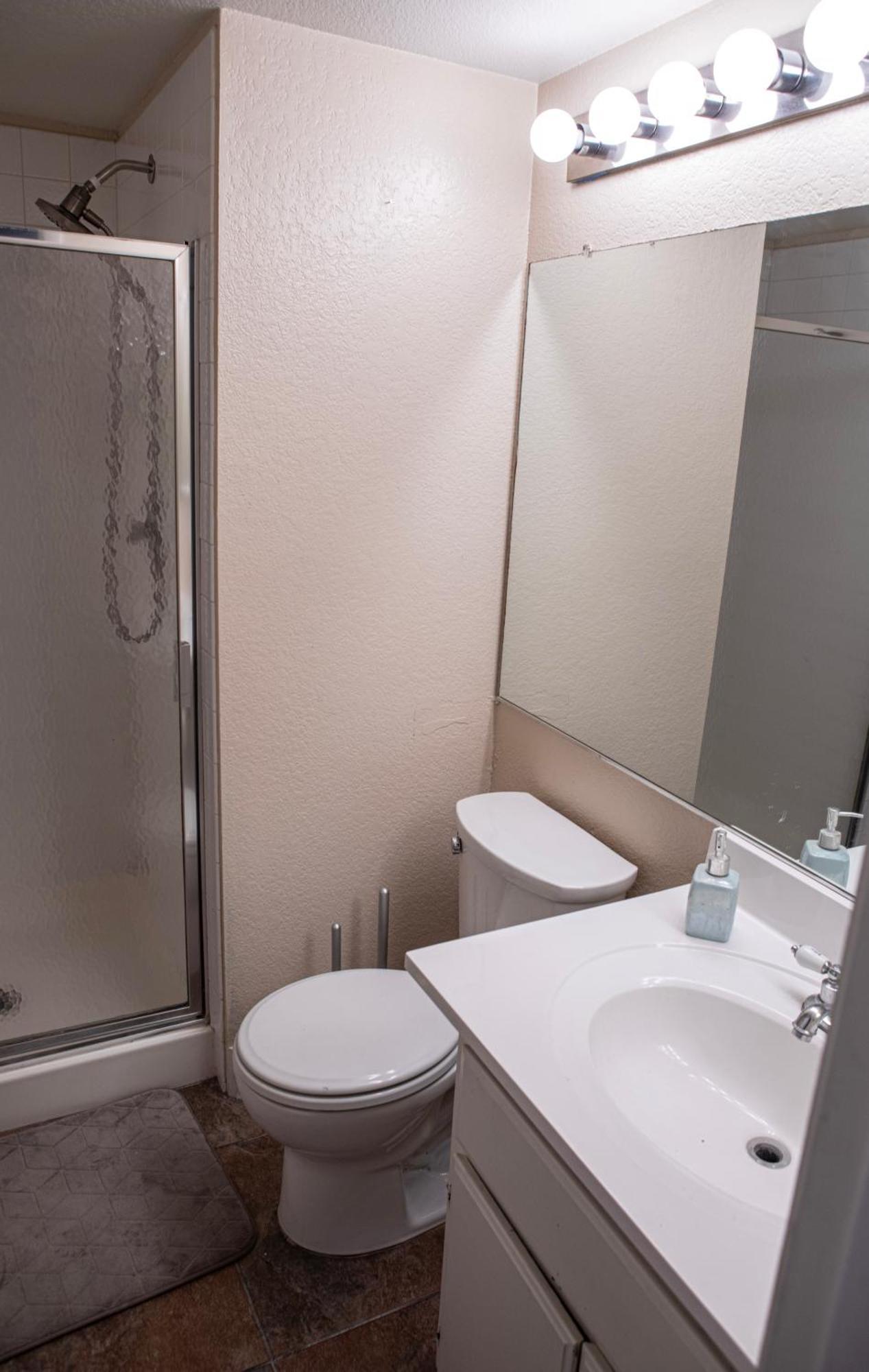 Comfy Expansive Home - Near The Strip - Heated Pool Las Vegas Eksteriør billede