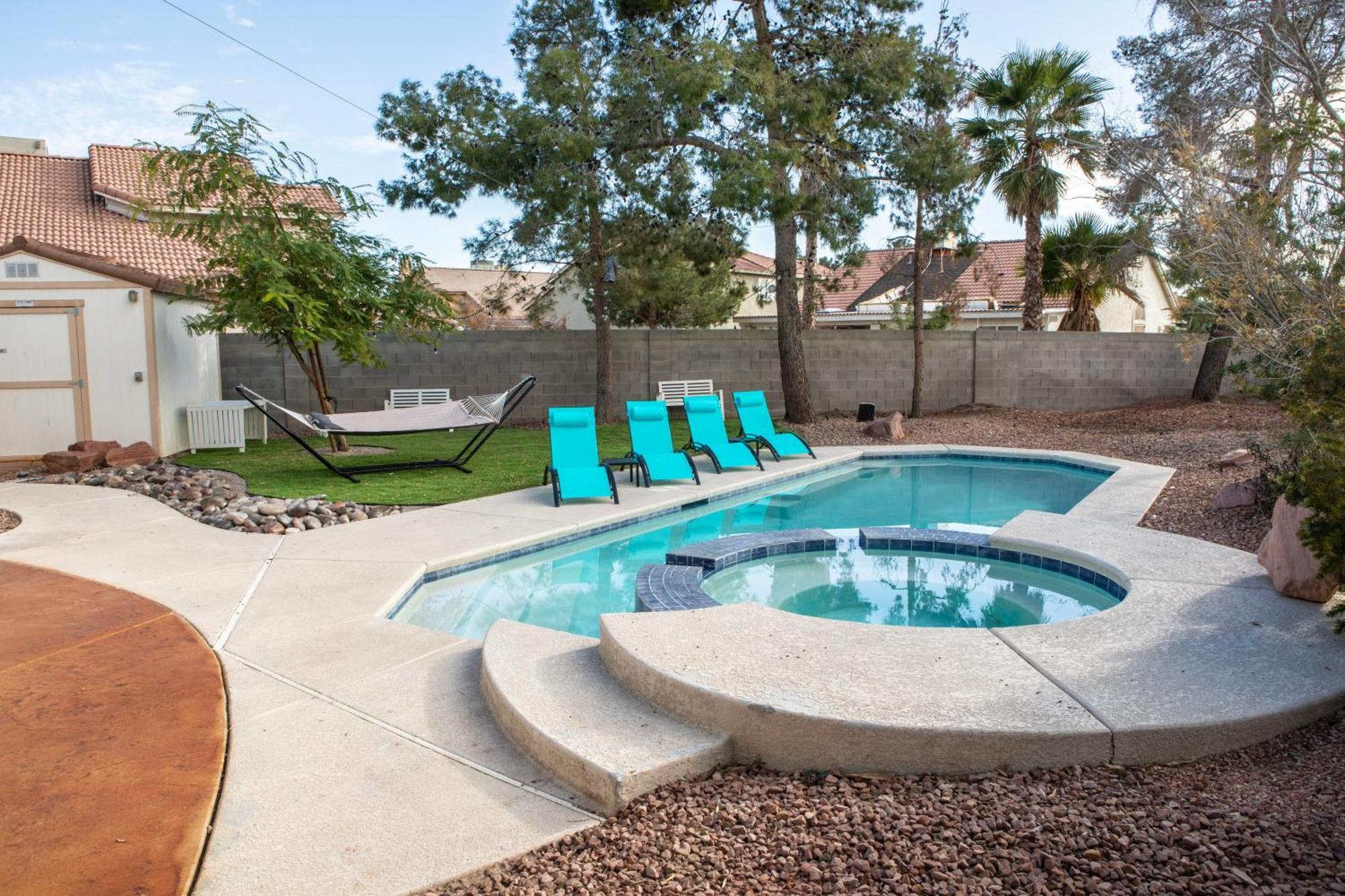 Comfy Expansive Home - Near The Strip - Heated Pool Las Vegas Eksteriør billede